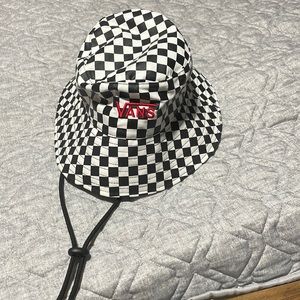 Vans bucket hat M/L worm once